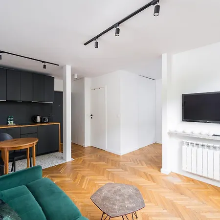 Chlodna Superior By Bookinghost * Varsavia