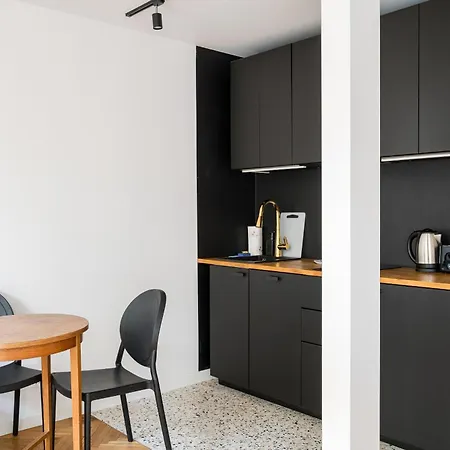 Chlodna Superior By Bookinghost Lägenhet *